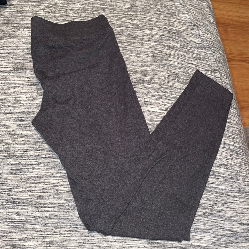dark grey size small leggings